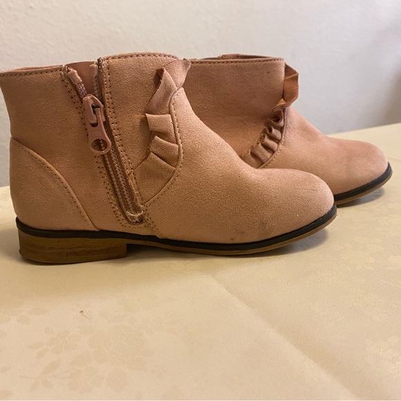 2 pair of Booties and 1 pair of moccasin slippers size 10 - Picture 9 of 16